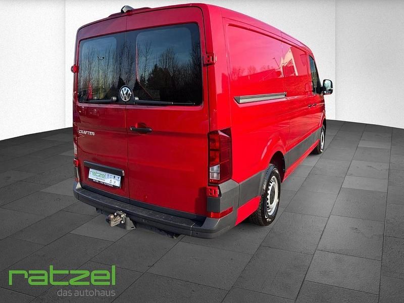 Gebraucht VW Crafter 140 PS (102 kW) 2022 Rot Van