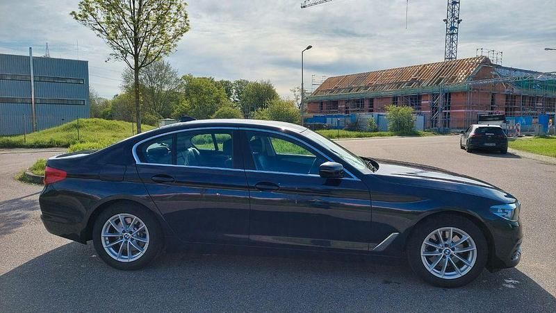 Gebraucht BMW 520 190 PS (139 kW) 2019 Blau Limousine