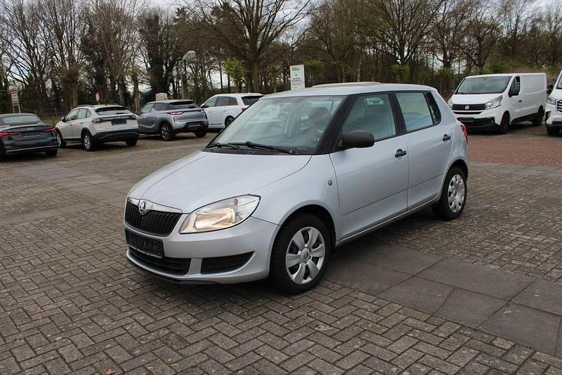 Gebraucht Skoda Fabia Cool Edition 75 PS (55 kW) 2013 Silber Limousine