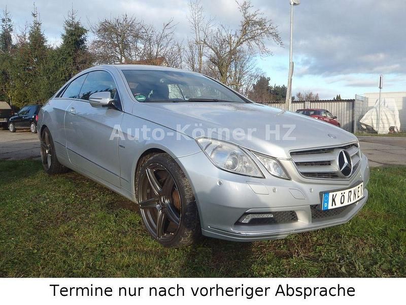 Gebraucht Mercedes E350 231 PS (169 kW) 2009 Silber Coupé