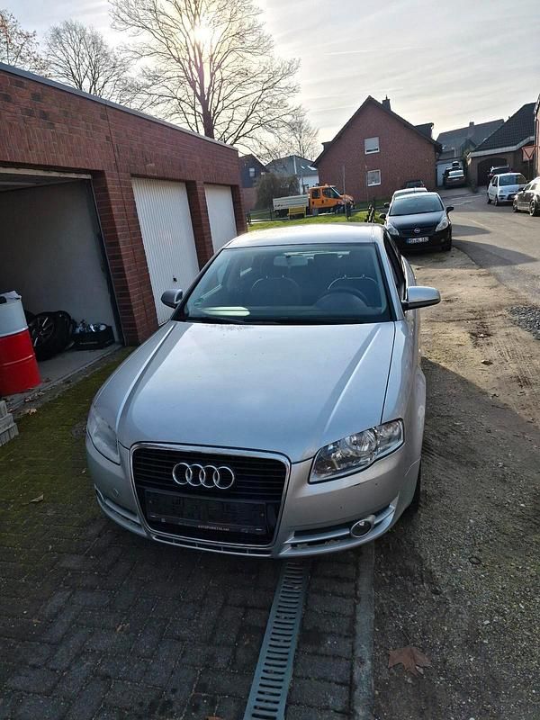 Silber Gebraucht 2007 Audi A4 Limousine | 2.200 € (Superpreis) - Bild 1/4