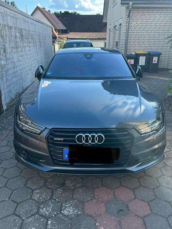 Grau Gebraucht 2018 Audi A7 Sportback S-Line Kleinwagen | 34.900 € (Teuer) - Bild 1/4