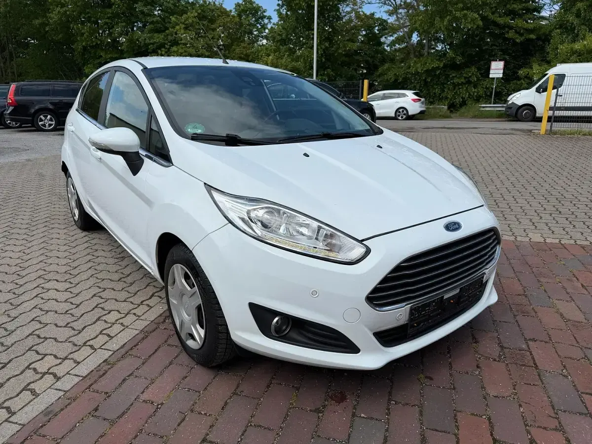 Usata Ford Fiesta 125 CV (91 kW) 2016 Bianco Utilitaria