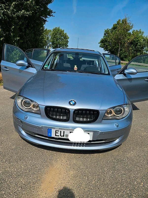 Blau Gebraucht 2008 BMW 118 Kleinwagen | 4.800 € (Fairer Preis) - Bild 1/4