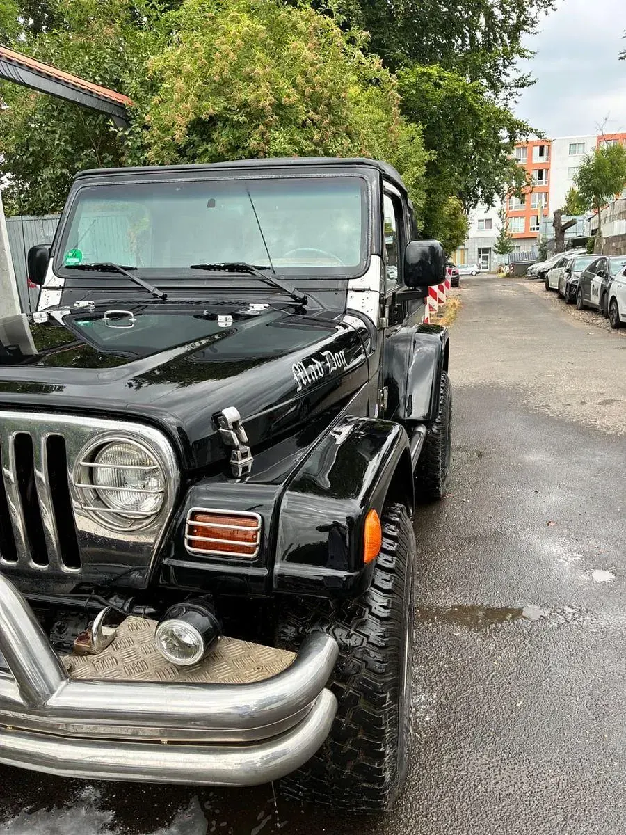 Gebraucht Jeep Wrangler Sahara 177 PS (130 kW) 1998 Schwarz SUV