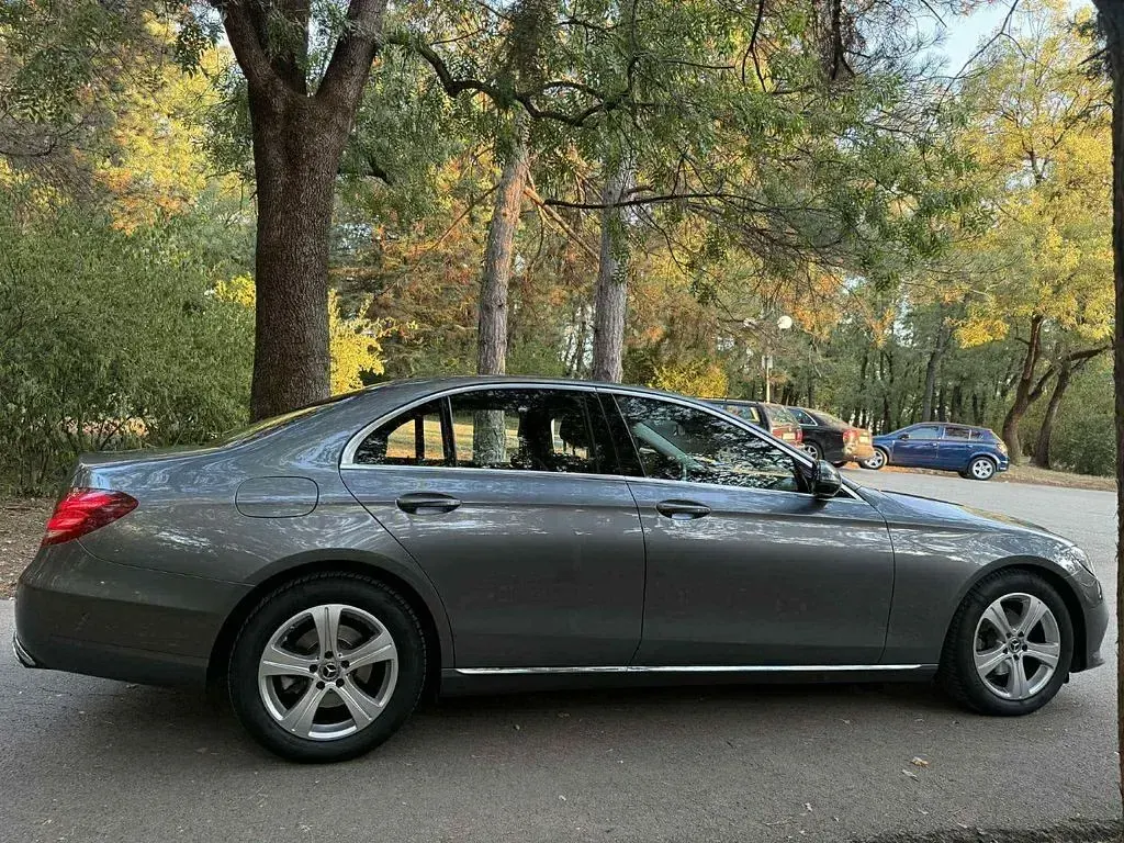 Gebraucht Mercedes E220 194 PS (142 kW) 2017 Limousine