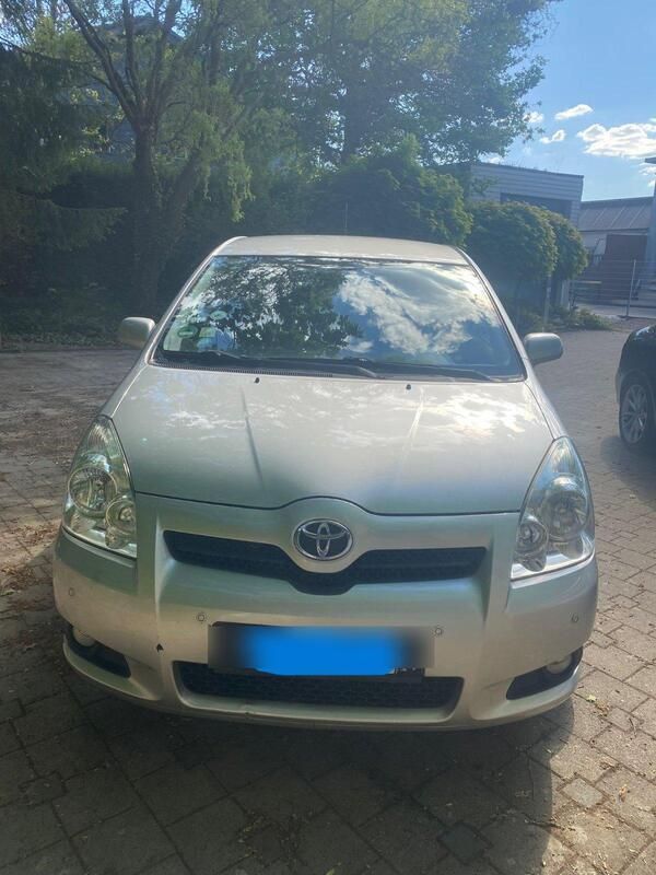 Grau Gebraucht 2008 Toyota Corolla Verso Van / Kleinbus | 2.000 € (Superpreis) - Bild 1/4