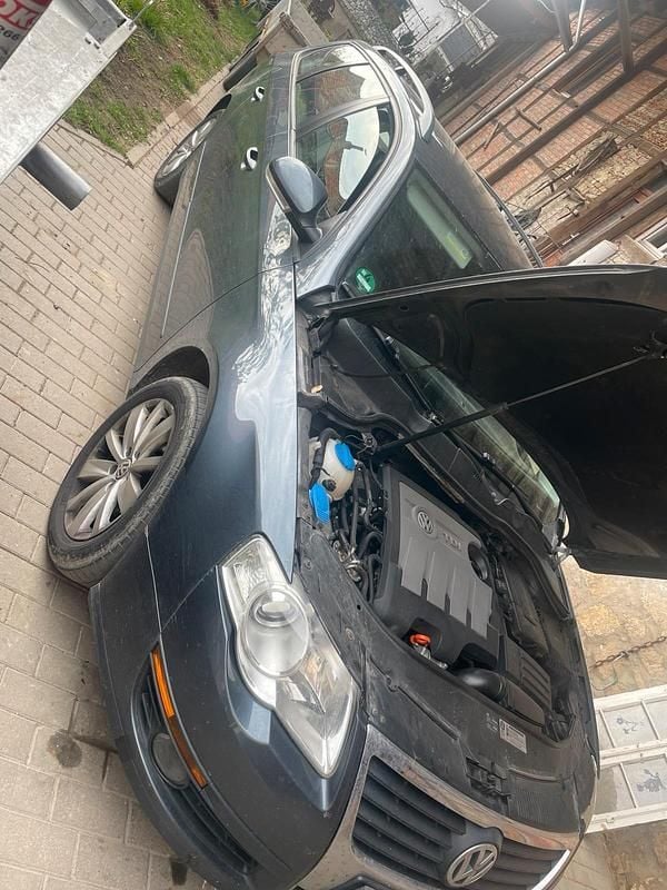 Usado VW Passat 110 HP (80 kW) 2010 Cinzento Carrinha