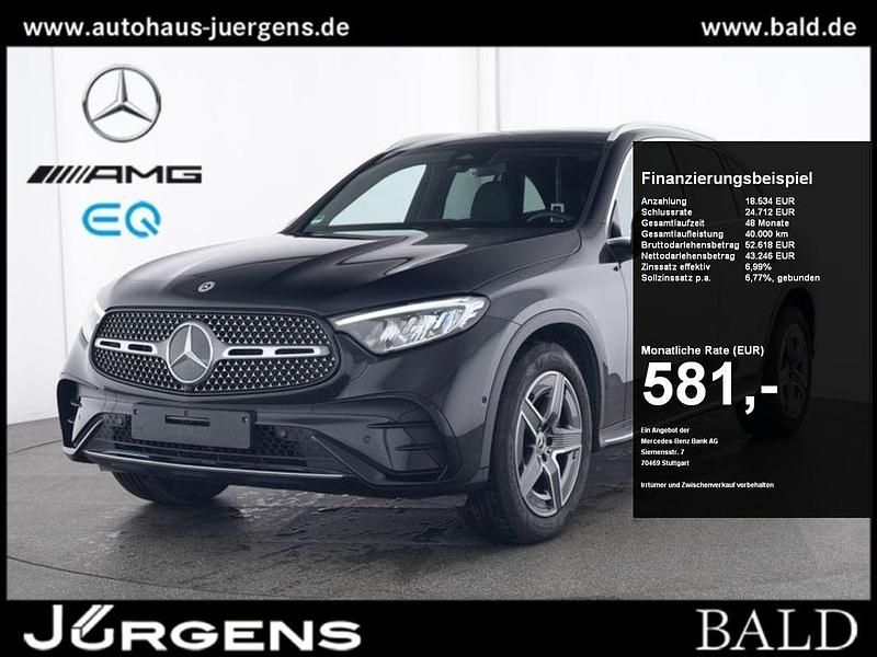 Schwarz obsidianschwarz metallic Gebraucht 2024 Mercedes GLC300 AMG SUV | 61.680 € (Fairer Preis) - Bild 1/4