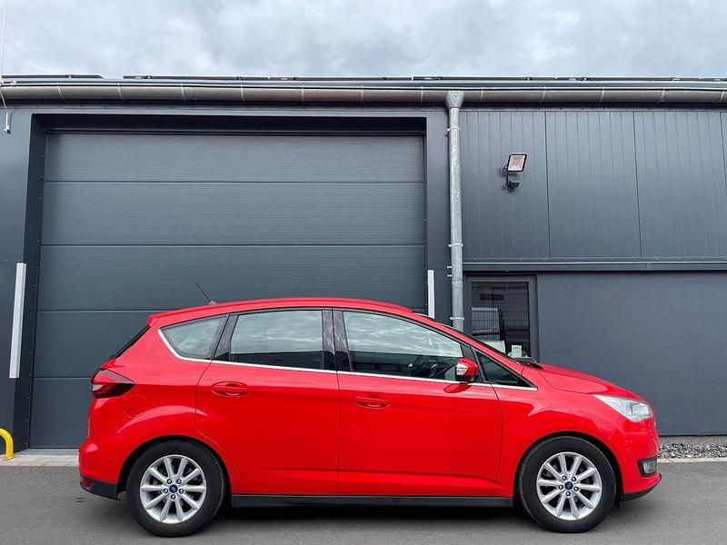 Gebraucht Ford C-MAX Titanium 120 PS (88 kW) 2018 Rot Van / Kleinbus