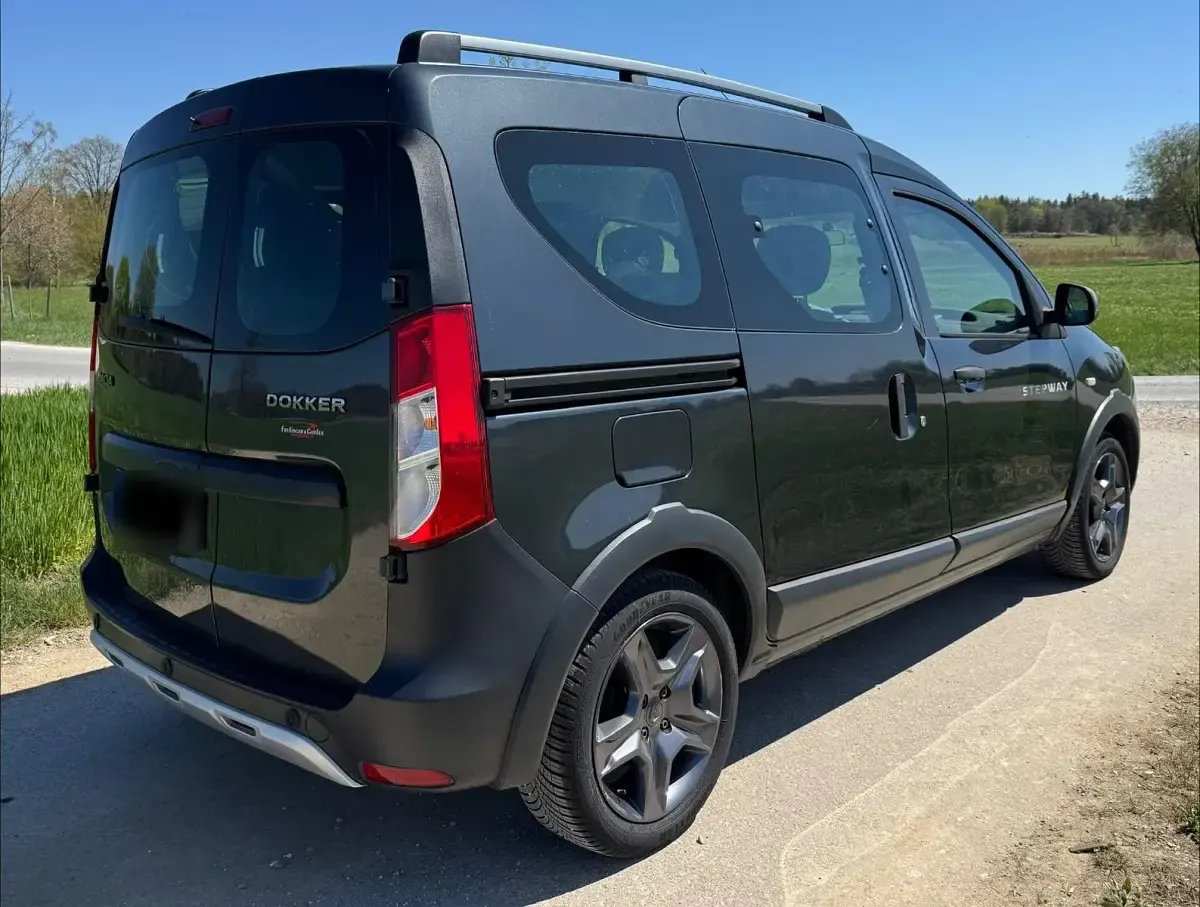 Gebraucht Dacia Dokker Celebration 116 PS (85 kW) 2017 Grau Van / Kleinbus