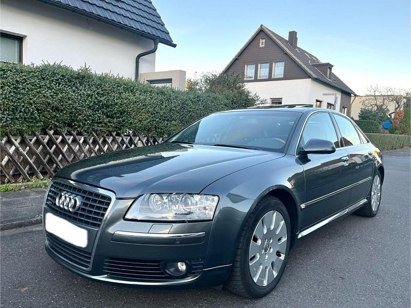 Grau Gebraucht 2006 Audi A8 Ambiente Limousine | 9.300 € (Fairer Preis) - Bild 1/4