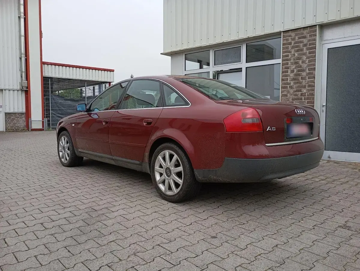 Gebraucht Audi A6 S-Line 165 PS (121 kW) 1999 Rot Limousine