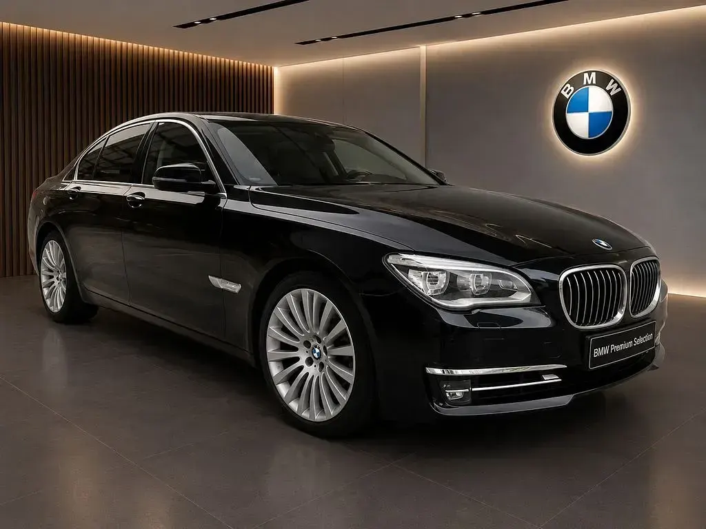 Gebraucht BMW 740 Performance 313 PS (230 kW) 2014 Azuritschwarz metallic Limousine