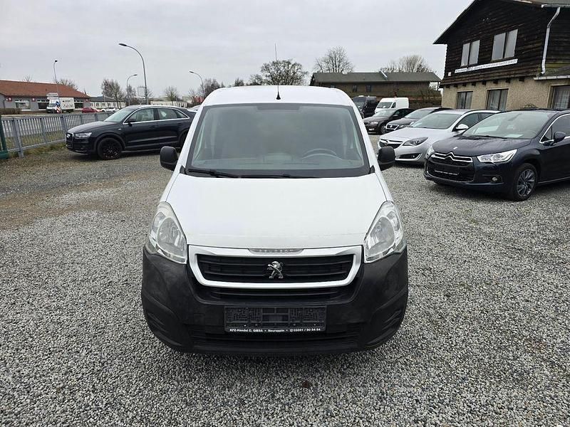 Gebraucht Peugeot Partner Comfort 75 PS (55 kW) 2015 Weiß Van / Kleinbus