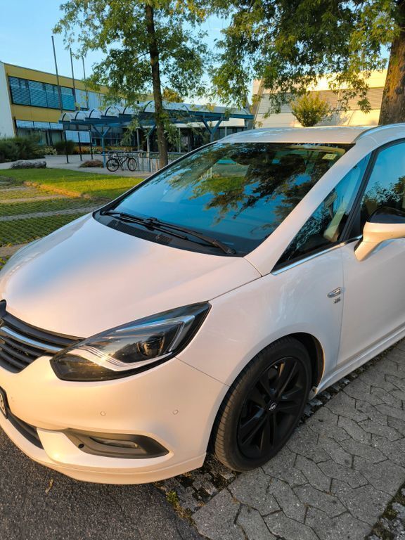 Weiß Gebraucht 2017 Opel Zafira Business Edition Van / Kleinbus | 13.500 € (Fairer Preis) - Bild 1/4