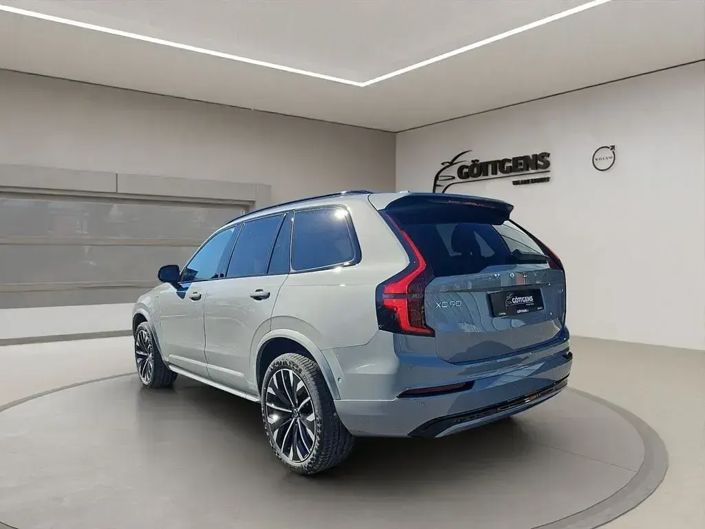 Neu Volvo XC90 Plus 455 PS (334 kW) 2026 Grau SUV