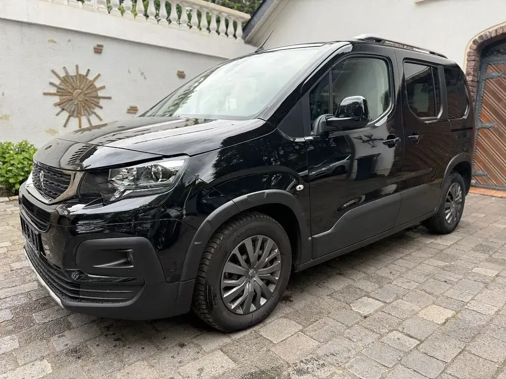Gebraucht Peugeot Rifter 131 PS (96 kW) 2020 Schwarz Van / Kleinbus
