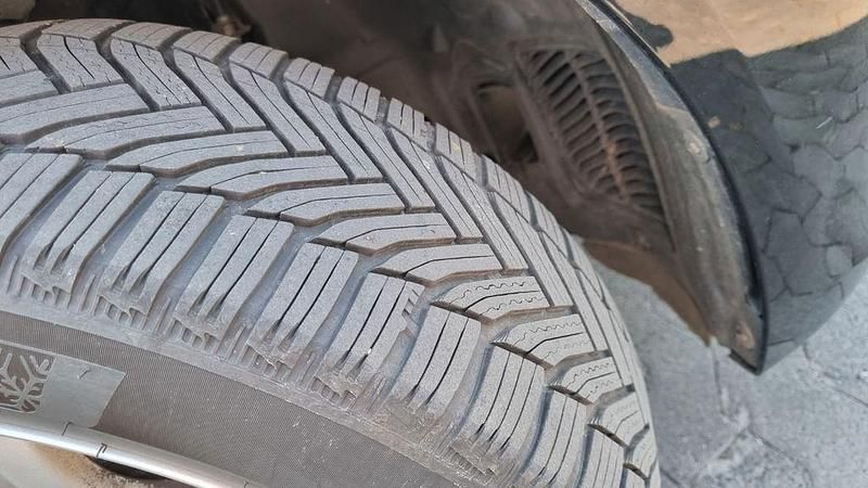 Gebraucht BMW 318 Advantage 136 PS (100 kW) 2018 Schwarz Kombi