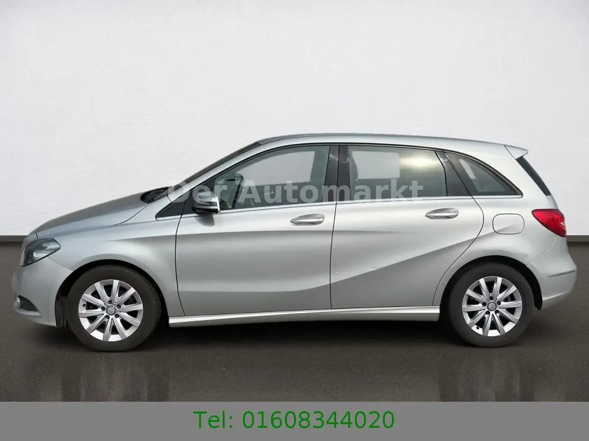 Gebraucht Mercedes B180 122 PS (89 kW) 2013 Silber Van / Kleinbus