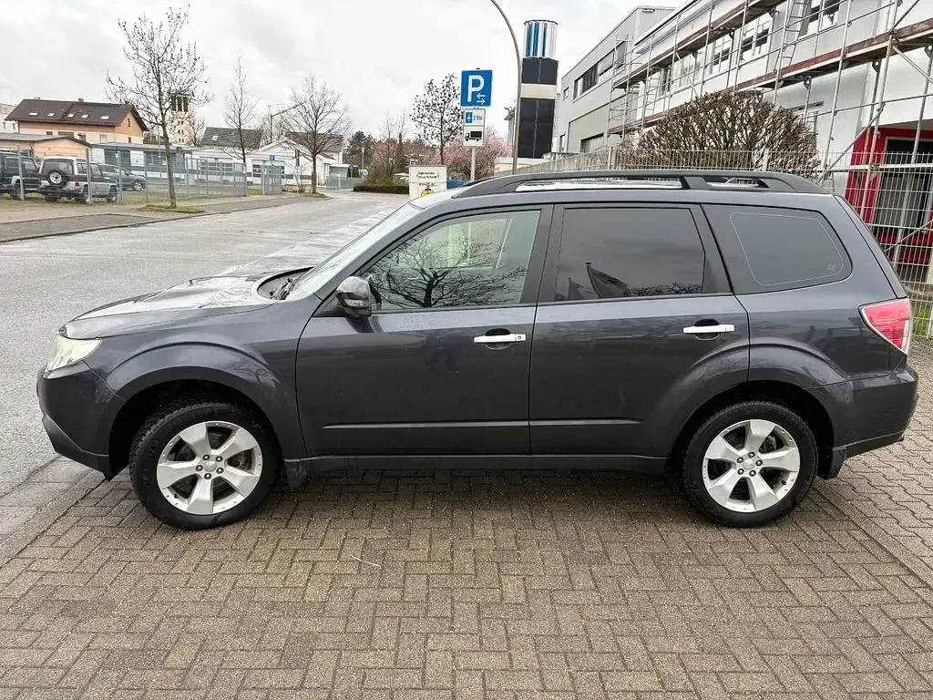 Gebraucht Subaru Forester Comfort 147 PS (108 kW) 2011 Grau SUV