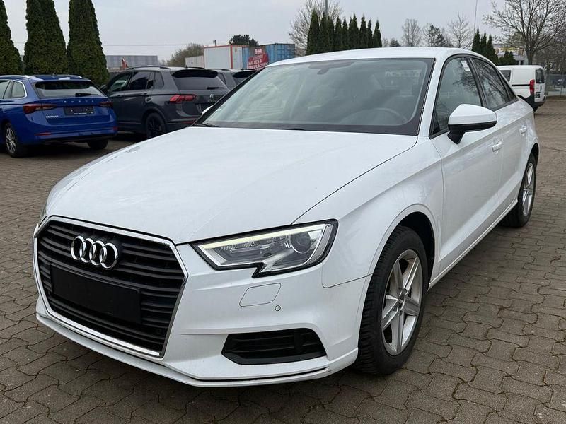 Gebraucht Audi A3 Basis 116 PS (85 kW) 2018 Weiß Limousine