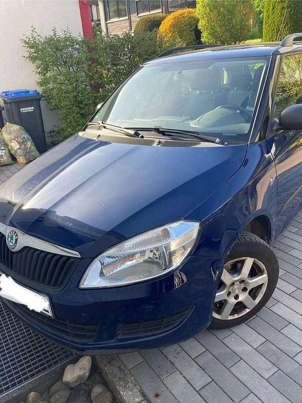 Blau Gebraucht 2011 Skoda Fabia Family Kombi | 2.000 € (Guter Preis) - Bild 1/4