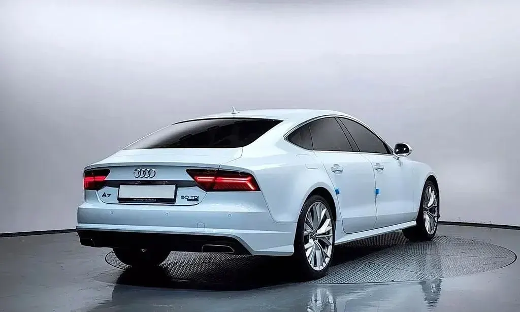 Gebraucht Audi A7 Sportback Sport 272 PS (200 kW) 2015 Weiß Kleinwagen