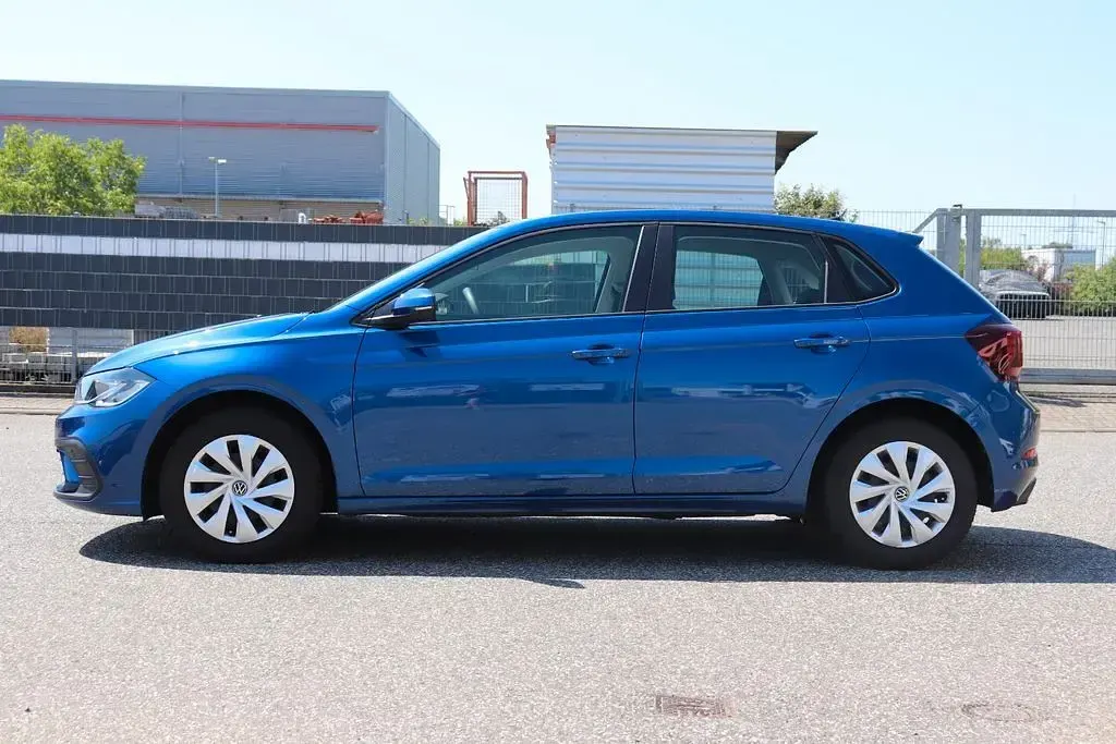 Gebraucht VW Polo Basis 80 PS (58 kW) 2022 Blau Kleinwagen