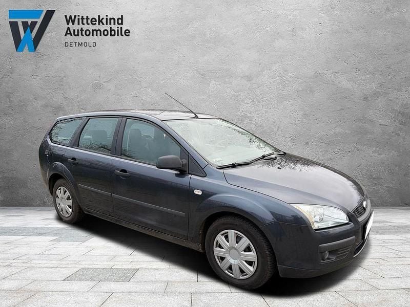 Gebraucht Ford Focus Trend 101 PS (74 kW) 2006 Grau Limousine