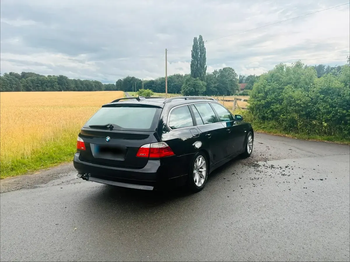 Gebraucht BMW 530 Exclusive 235 PS (172 kW) 2009 Schwarz Kombi
