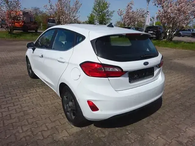 Gebraucht Ford Fiesta Titanium 125 PS (91 kW) 2022 Weiß Kleinwagen