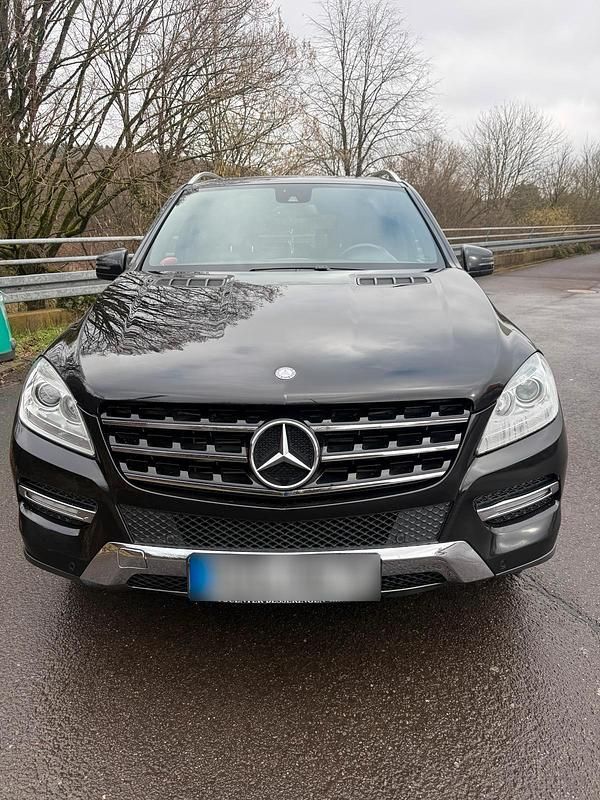 Gebraucht Mercedes ML350 258 PS (189 kW) 2012 Schwarz SUV