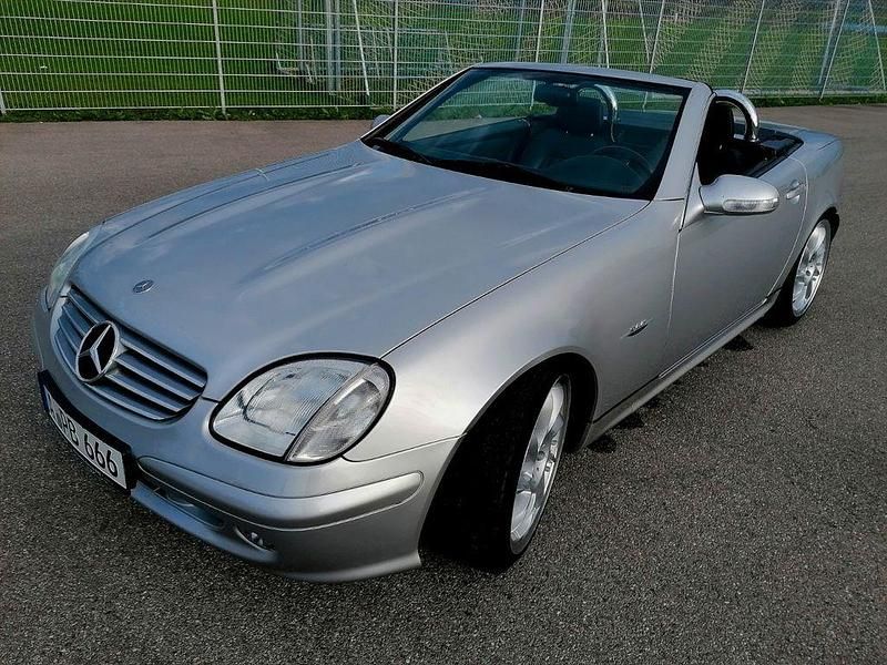 Silber Gebraucht 2004 Mercedes SLK230 Edition Cabrio | 16.700 € - Bild 1/4