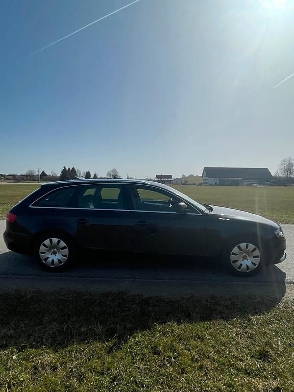 Gebraucht Audi A4 160 PS (117 kW) 2009 Schwarz Kombi