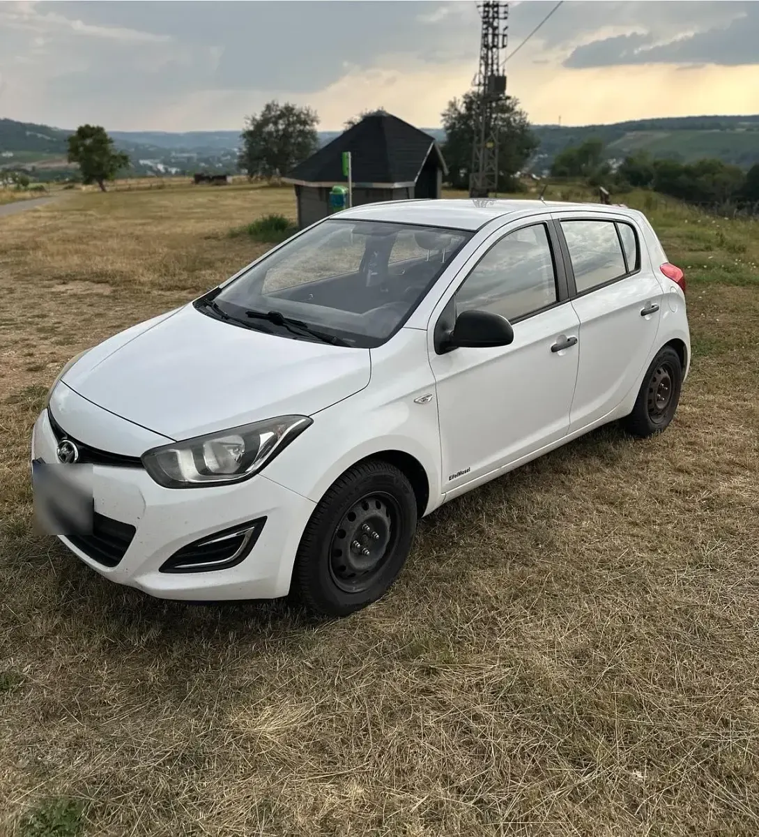 Gebraucht Hyundai i20 86 PS (63 kW) 2012 Weiß Kleinwagen