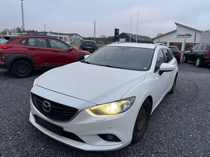 Weiß Gebraucht 2014 Mazda 6 Center-Line Limousine | 6.000 € (Fairer Preis) - Bild 1/4