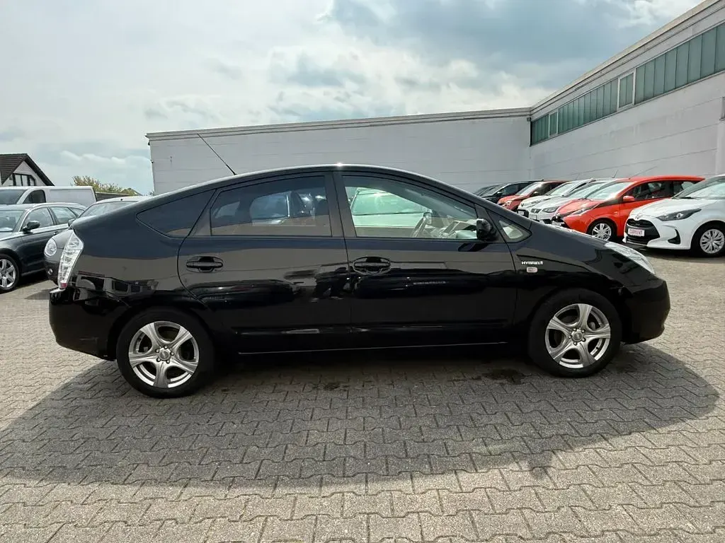 Gebraucht Toyota Prius 77 PS (56 kW) 2008 Schwarz Kleinwagen