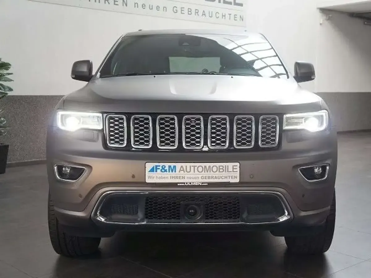 Gebraucht Jeep Grand Cherokee Overland 250 PS (183 kW) 2020 Grau SUV
