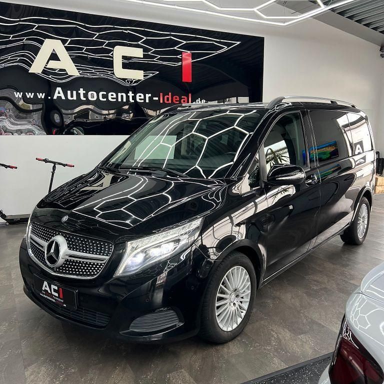 Schwarz Gebraucht 2016 Mercedes V250 Edition Van / Kleinbus | 27.990 € (Guter Preis) - Bild 1/4