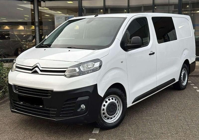 Weiß Gebraucht 2017 Citroën Jumpy Van / Kleinbus | 15.999 € - Bild 1/4
