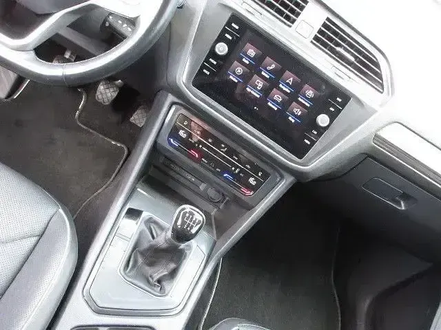Gebraucht VW Tiguan Allspace 200 PS (147 kW) 2022 Grau SUV