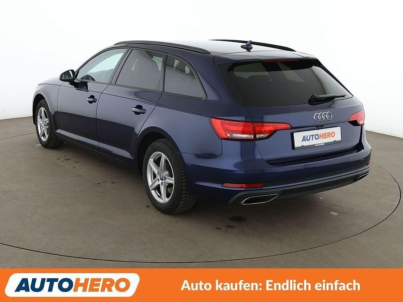 Gebraucht Audi A4 Comfort 150 PS (110 kW) 2019 Blau Kombi