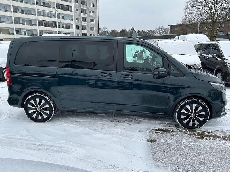 Gebraucht Mercedes V220 163 PS (119 kW) 2021 Grün Van / Kleinbus