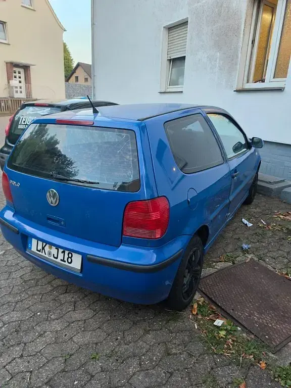 Gebraucht VW Polo 60 PS (44 kW) 2000 Blau Limousine