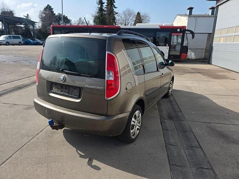 Gebraucht Skoda Roomster Active 90 PS (66 kW) 2012 Braun Van / Kleinbus