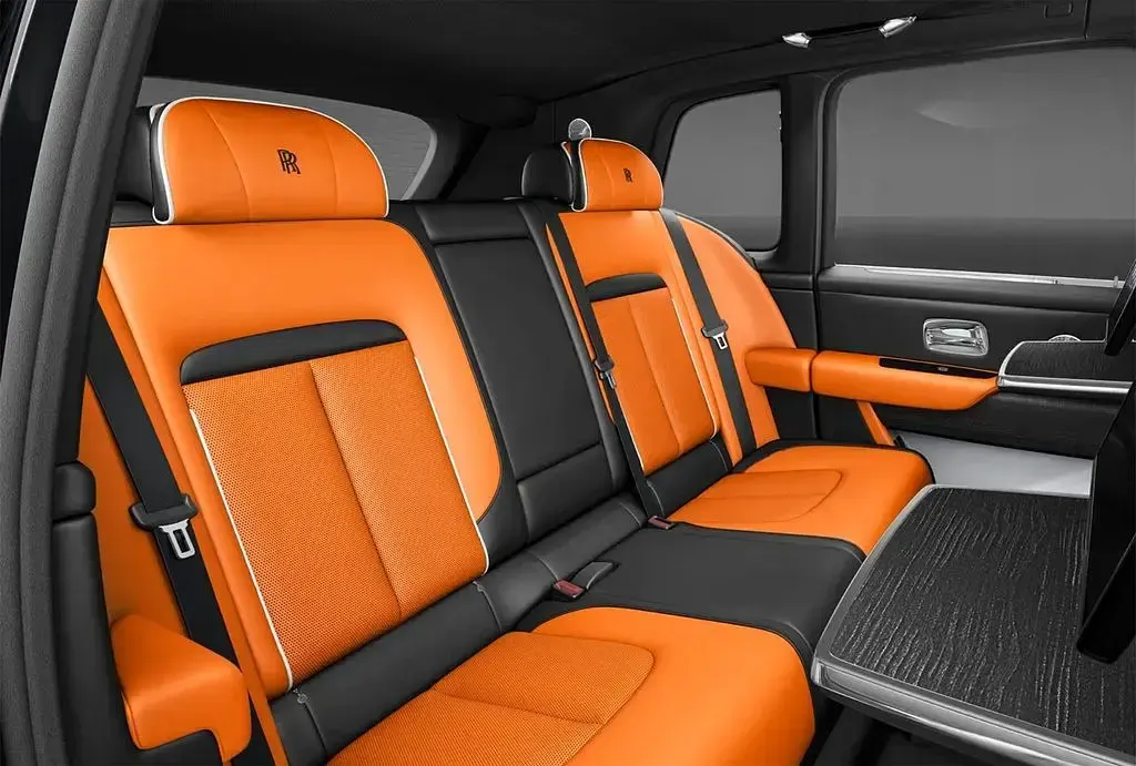 Neu Rolls Royce Cullinan 544 PS (400 kW) 2026 Schwarz SUV