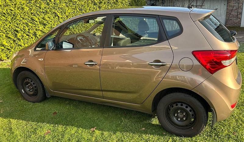 Gebraucht Hyundai ix20 Comfort 90 PS (66 kW) 2014 Braun Kleinwagen