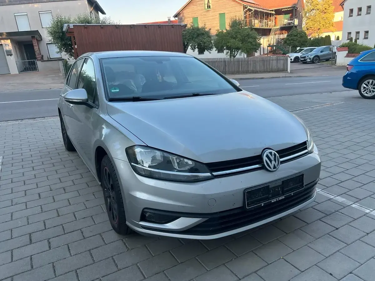 Gebraucht VW Golf VII Trendline 204 PS (150 kW) 2017 Grau Kleinwagen
