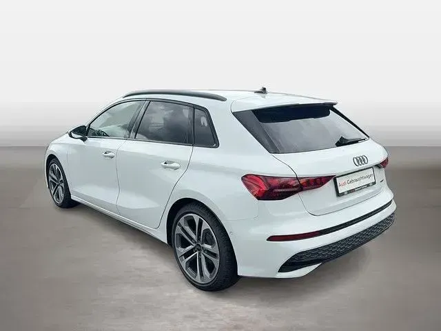 Gebraucht Audi A3 Ambiente 204 PS (150 kW) 2025 Gletscherweiß metallic Limousine